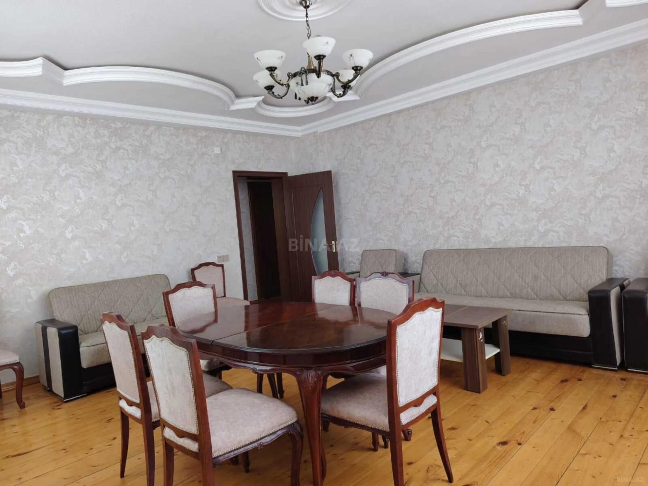 Kirayə verilir 3 otaqlı mənzil 128 m²