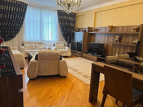 Satılır 3 otaqlı mənzil 123 m²