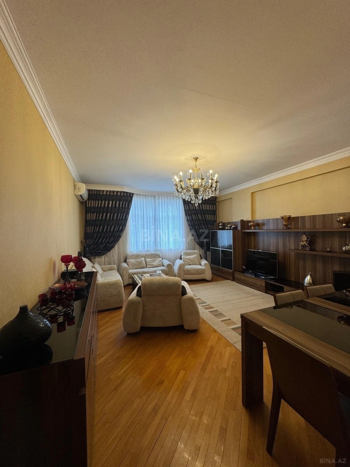Satılır 3 otaqlı mənzil 123 m²