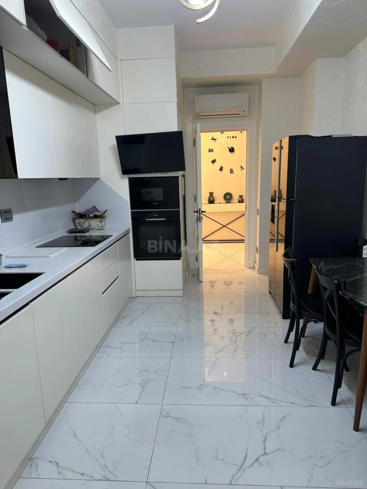 Kirayə verilir 4 otaqlı mənzil 135 m²