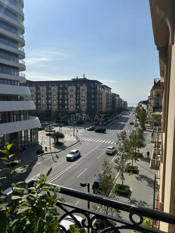 Kirayə verilir 4 otaqlı mənzil 135 m²