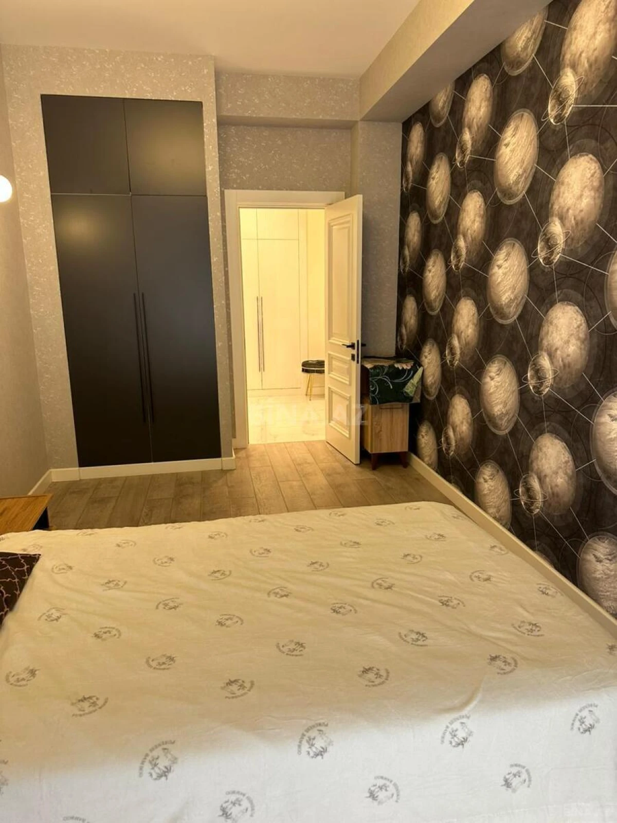 Kirayə verilir 4 otaqlı mənzil 135 m²