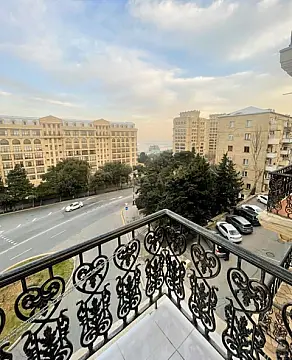 Satılır 2 otaqlı mənzil 65 m²