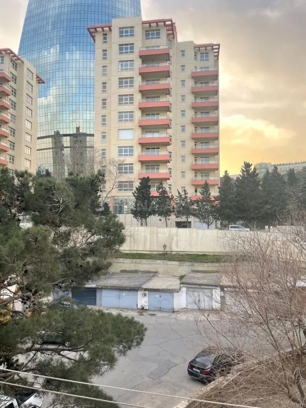 Satılır 2 otaqlı mənzil 65 m²