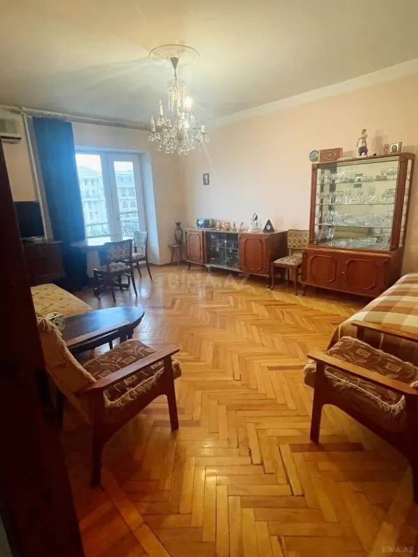Satılır 2 otaqlı mənzil 65 m²