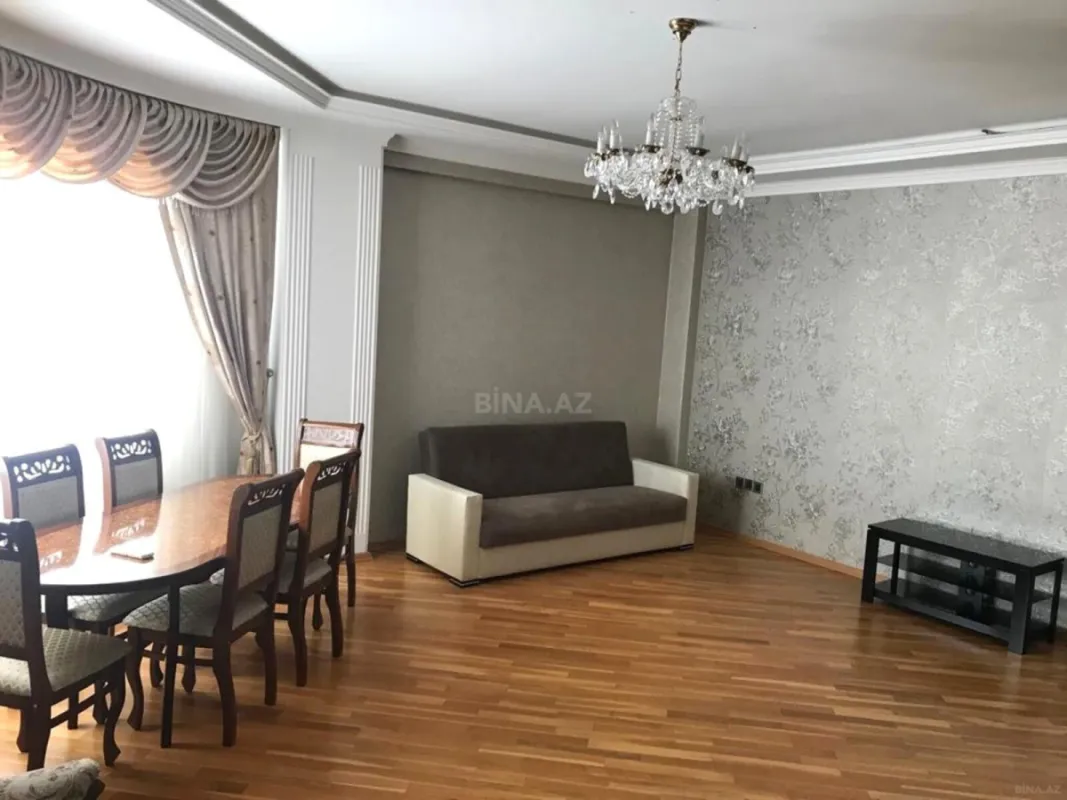 Kirayə verilir 3 otaqlı mənzil 130 m²