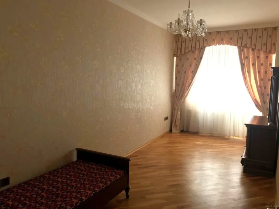 Kirayə verilir 3 otaqlı mənzil 130 m²