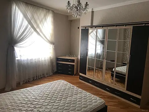 Kirayə verilir 3 otaqlı mənzil 130 m²