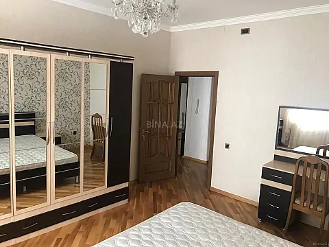 Kirayə verilir 3 otaqlı mənzil 130 m²