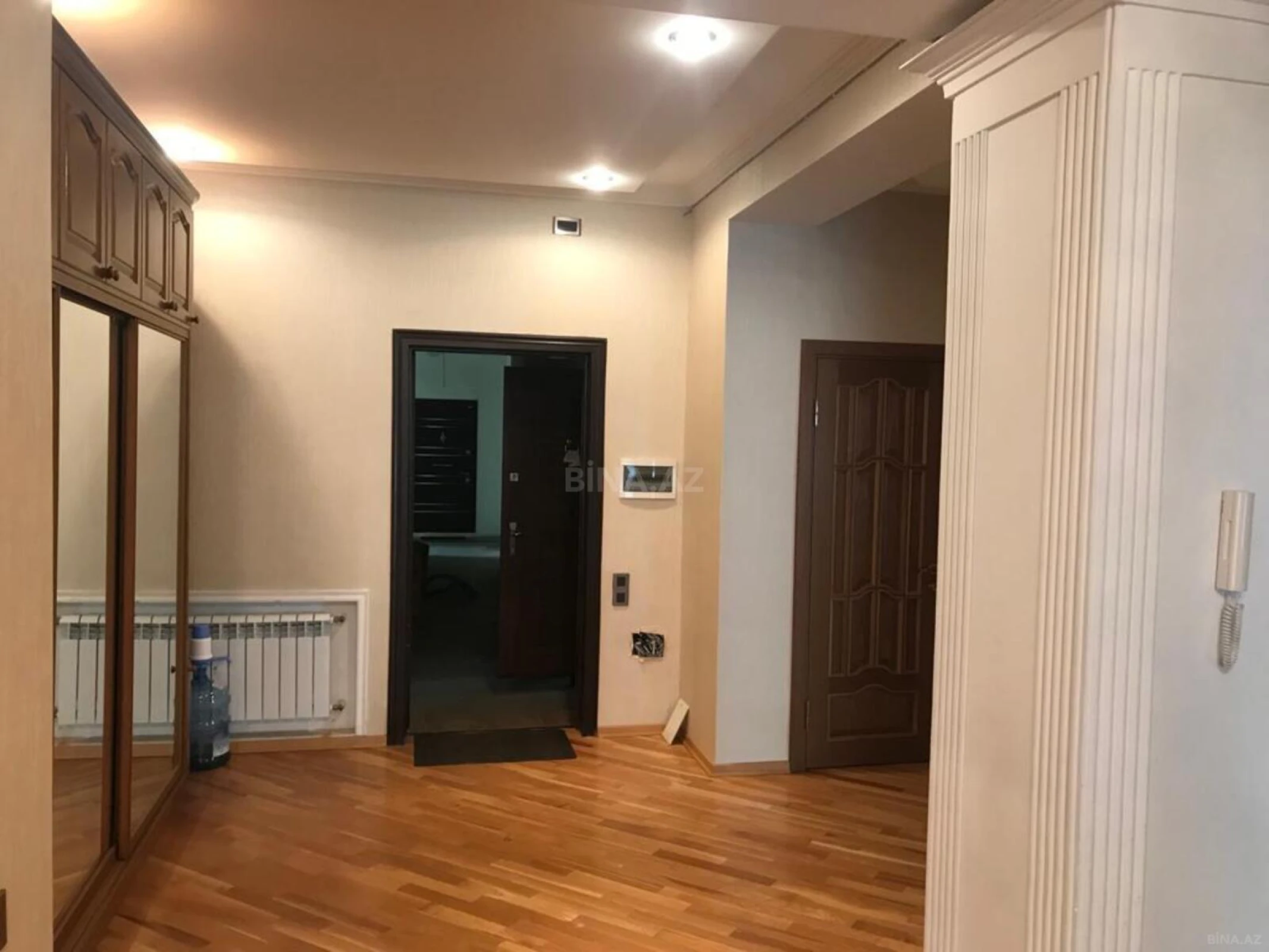 Kirayə verilir 3 otaqlı mənzil 130 m²