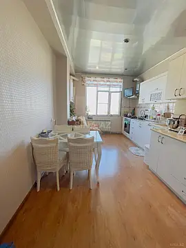 Satılır 2 otaqlı mənzil 100 m²