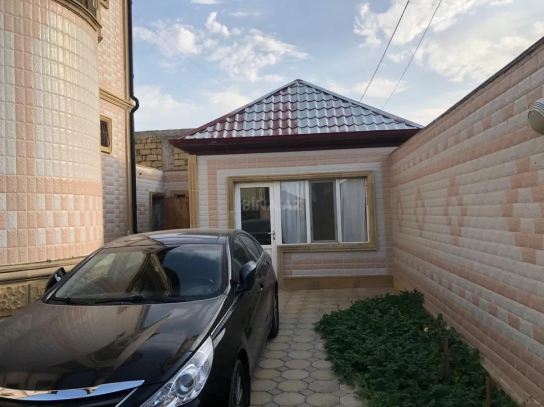 Satılır 7 otaqlı həyət evi 286 m²