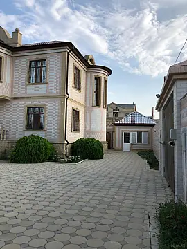 Satılır 7 otaqlı həyət evi 286 m²
