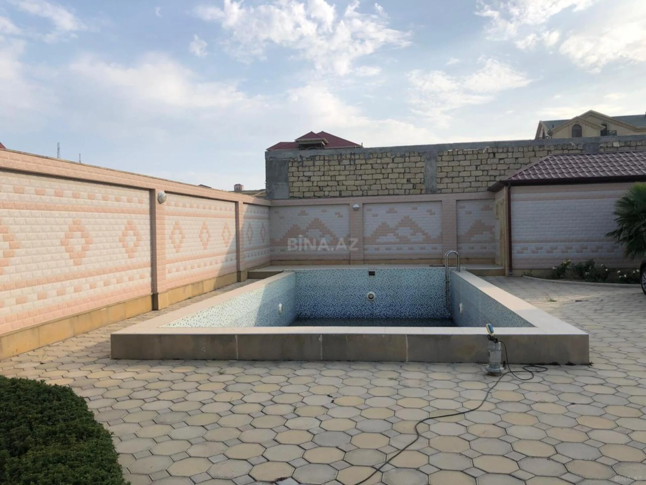 Satılır 7 otaqlı həyət evi 286 m²