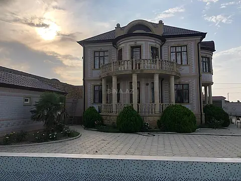 Satılır 7 otaqlı həyət evi 286 m²