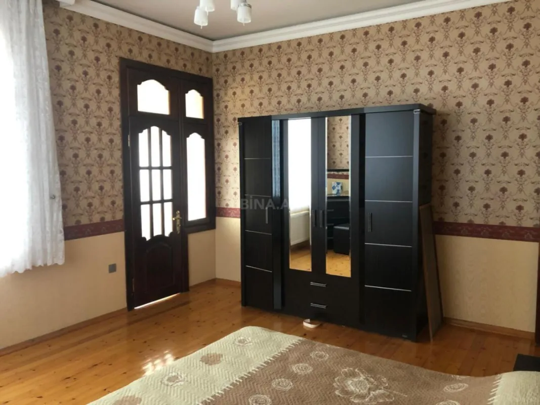 Satılır 7 otaqlı həyət evi 286 m²
