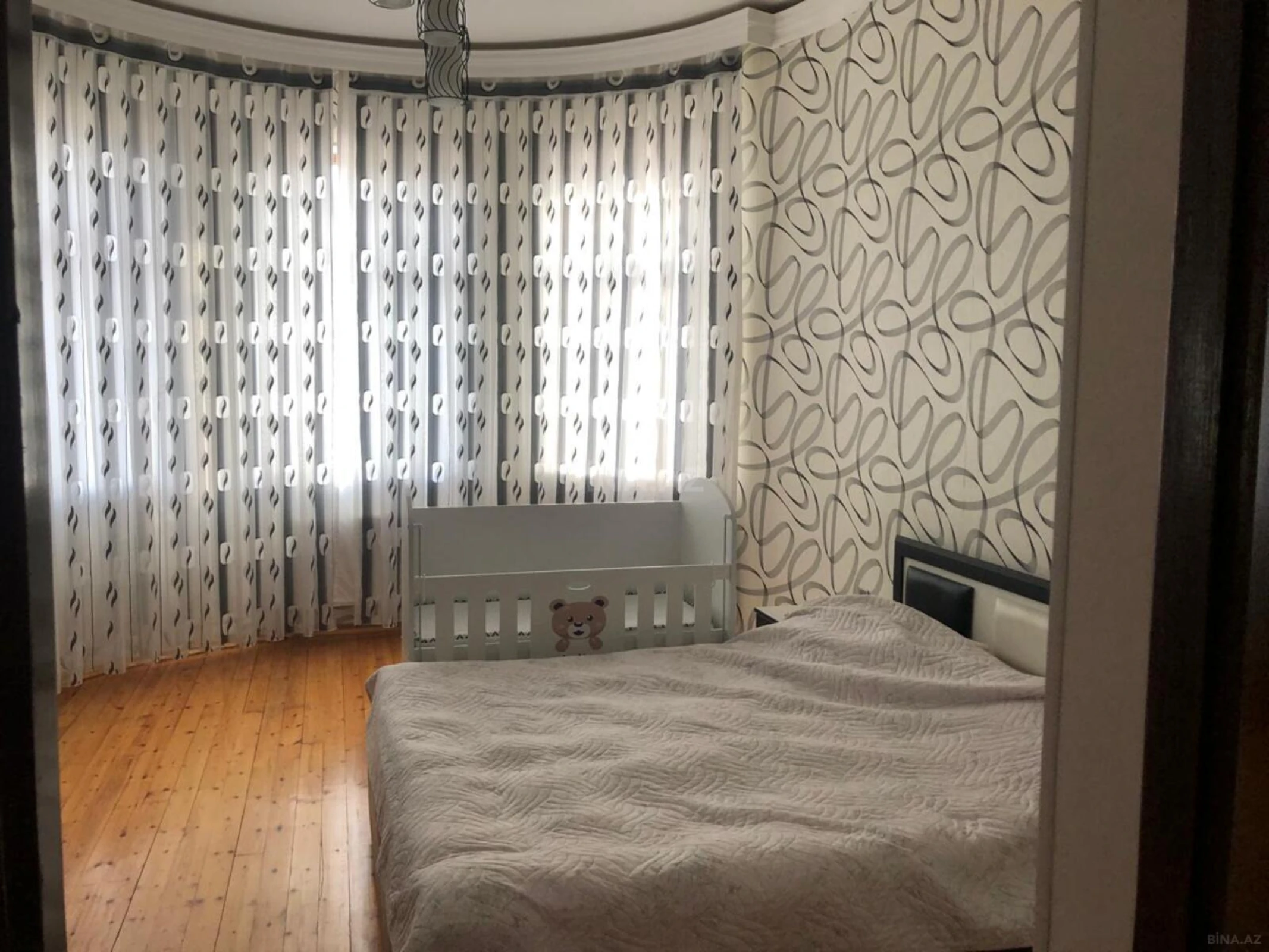 Satılır 7 otaqlı həyət evi 286 m²