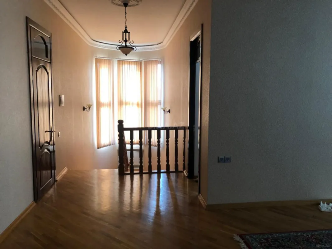 Satılır 7 otaqlı həyət evi 286 m²