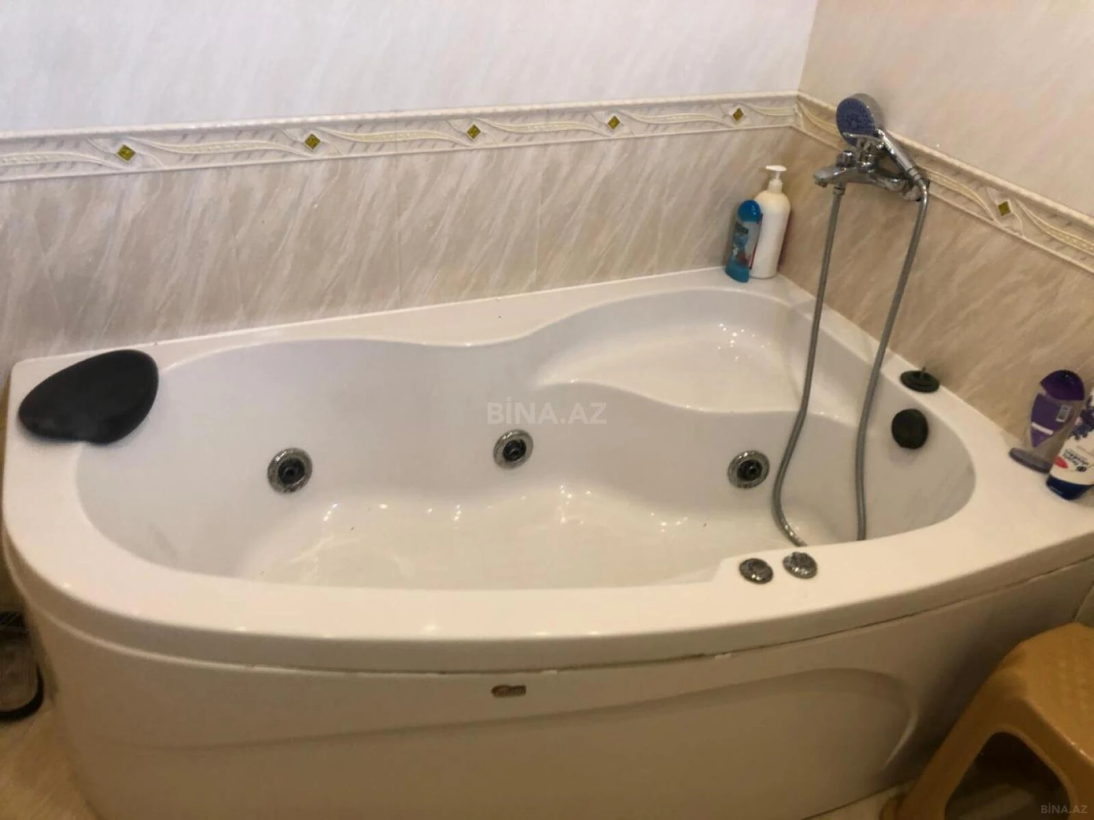 Satılır 7 otaqlı həyət evi 286 m²