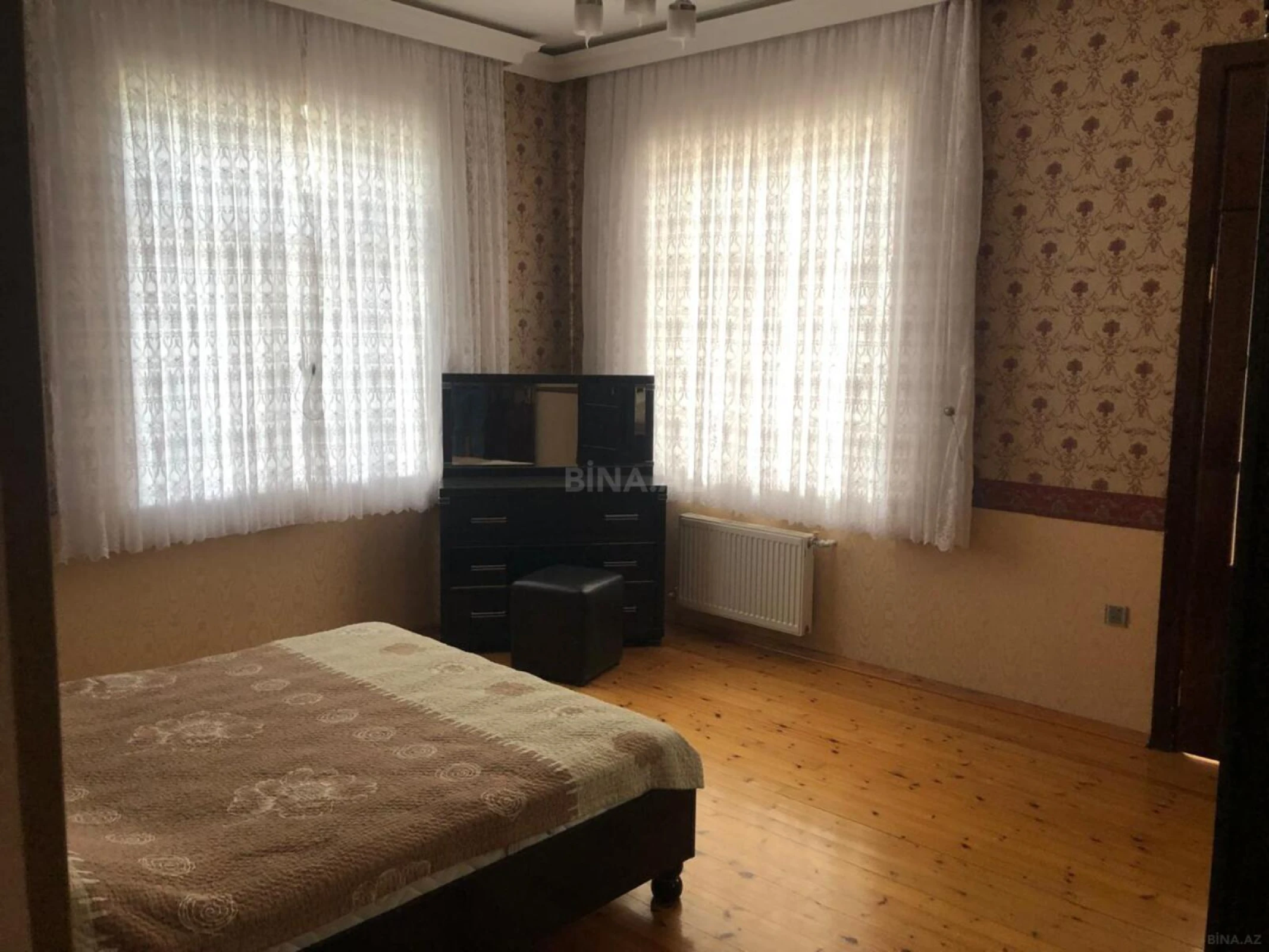 Satılır 7 otaqlı həyət evi 286 m²