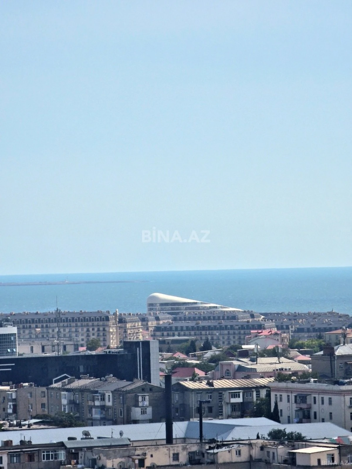 Satılır 4 otaqlı mənzil 185 m²