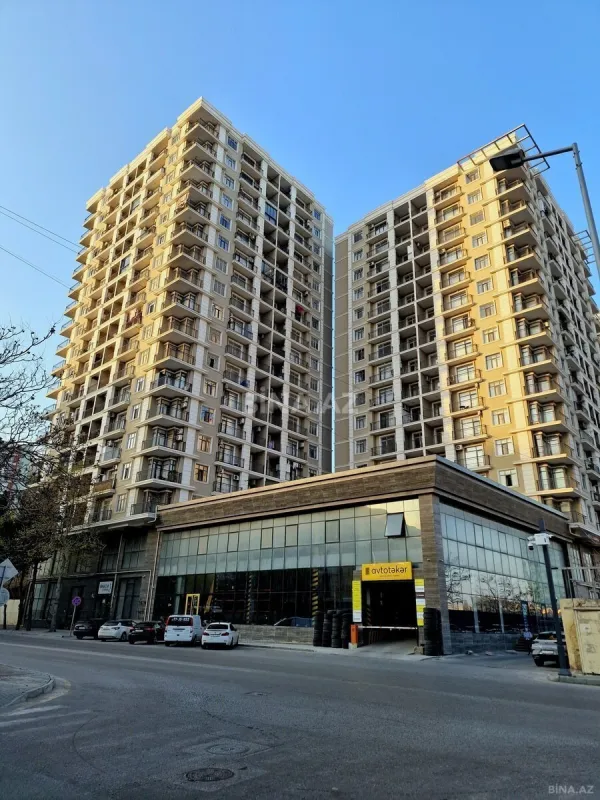Satılır 4 otaqlı mənzil 185 m²