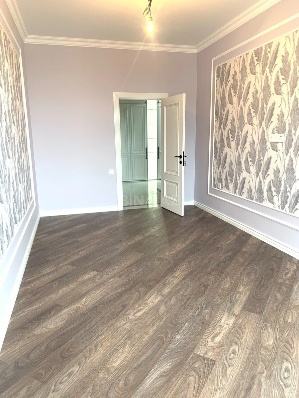 Satılır 4 otaqlı mənzil 117 m²