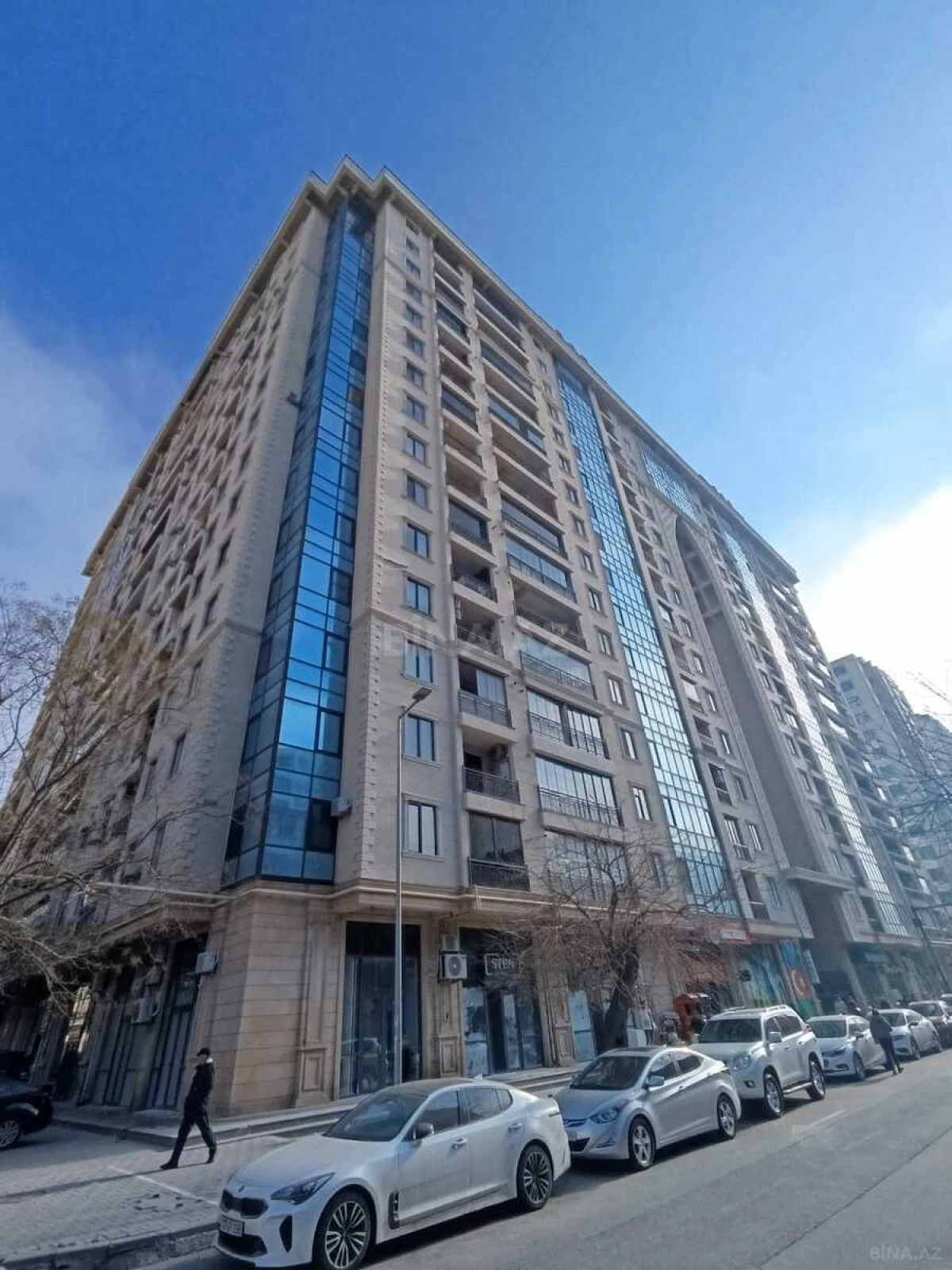 Satılır 4 otaqlı mənzil 117 m²