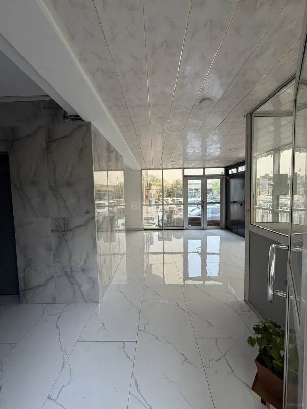Satılır 4 otaqlı mənzil 180 m²