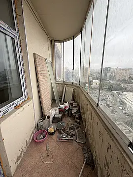 Satılır 4 otaqlı mənzil 180 m²