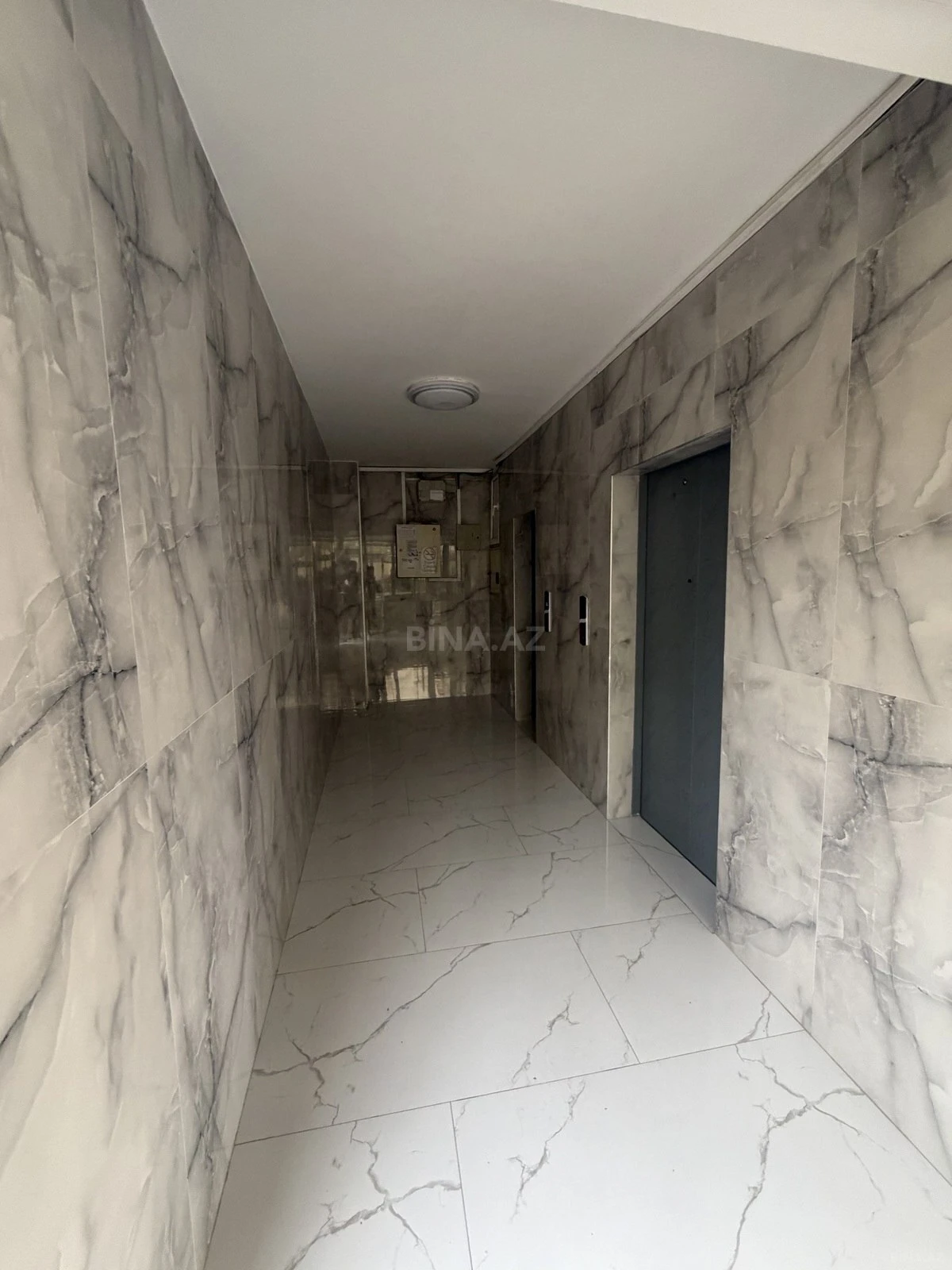 Satılır 4 otaqlı mənzil 180 m²