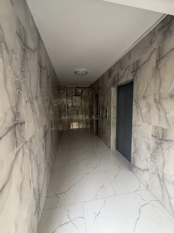 Satılır 4 otaqlı mənzil 180 m²