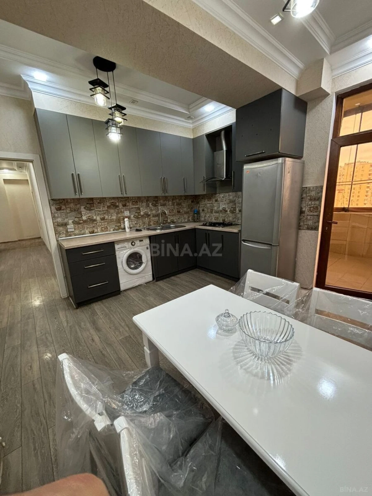 Kirayə verilir 3 otaqlı mənzil 138 m²