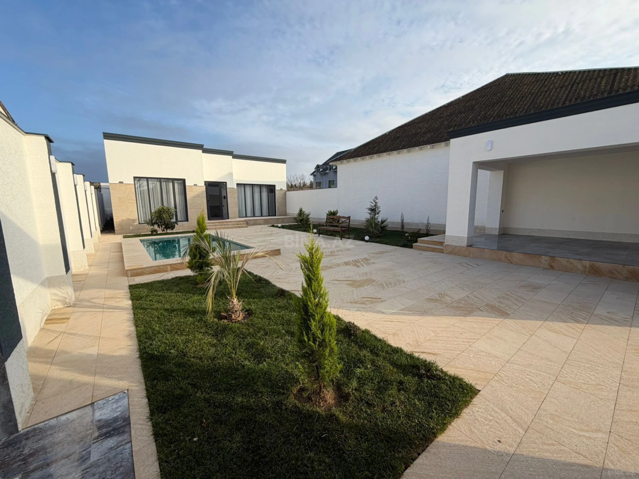 Satılır 4 otaqlı həyət evi 130 m²