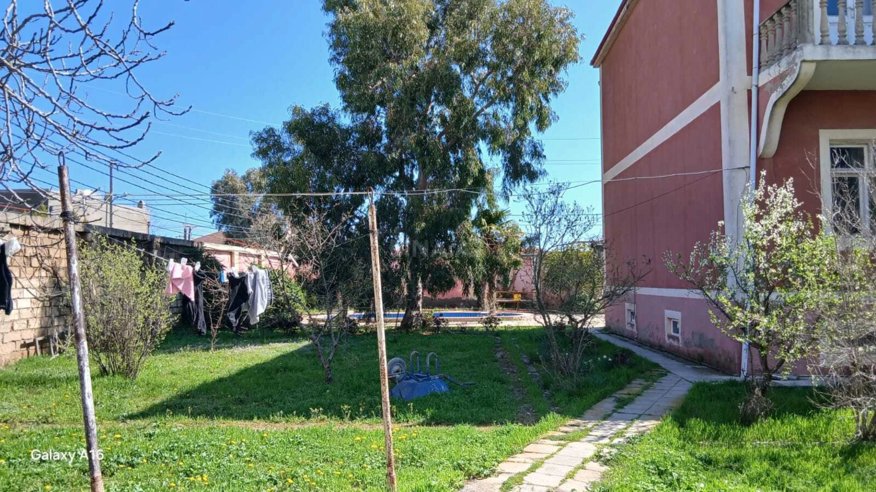 Satılır 7 otaqlı həyət evi 140 m²