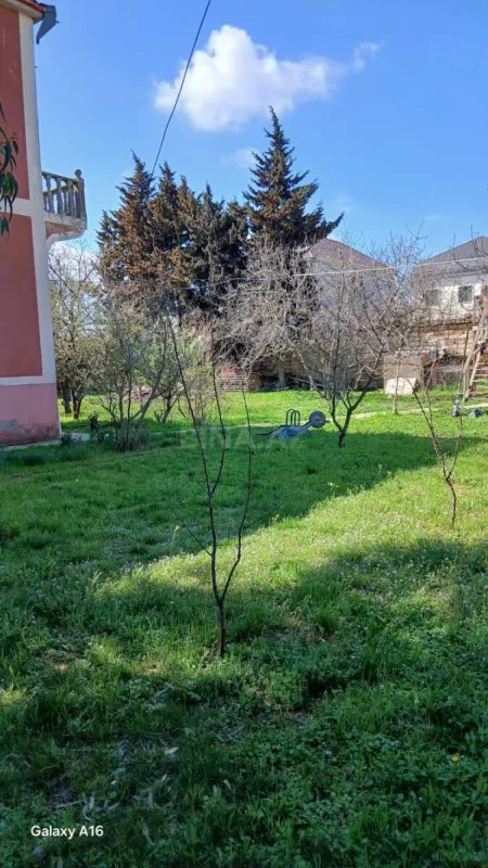 Satılır 7 otaqlı həyət evi 140 m²