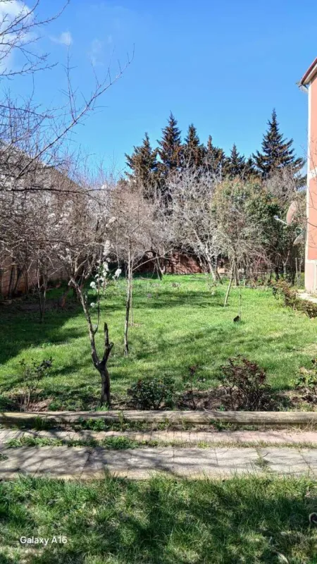 Satılır 7 otaqlı həyət evi 140 m²