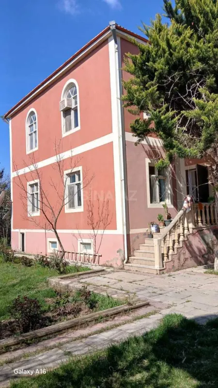 Satılır 7 otaqlı həyət evi 140 m²