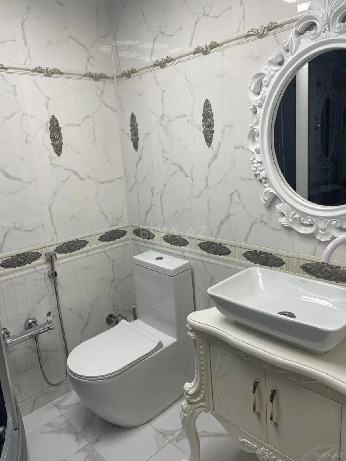 Satılır 3 otaqlı mənzil 125 m²