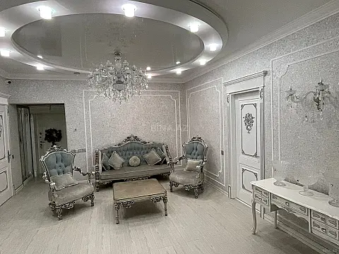 Satılır 3 otaqlı mənzil 125 m²