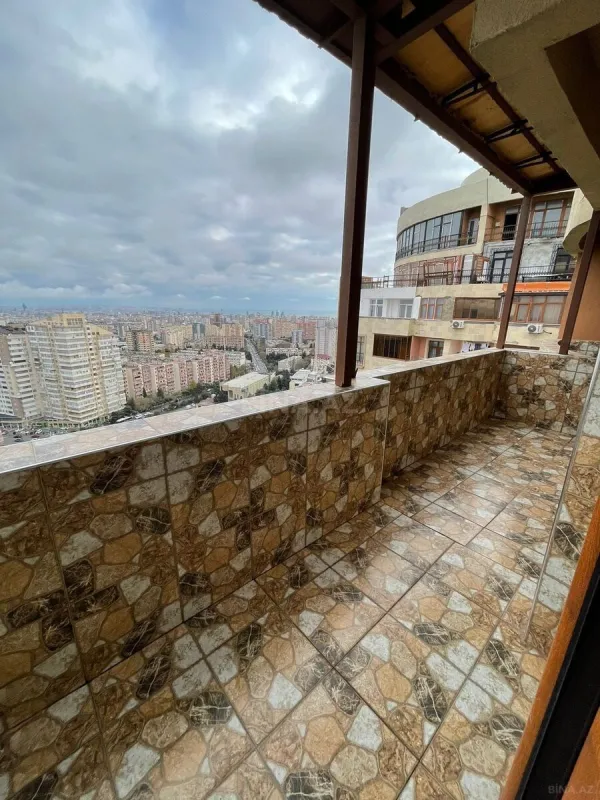 Satılır 3 otaqlı mənzil 125 m²