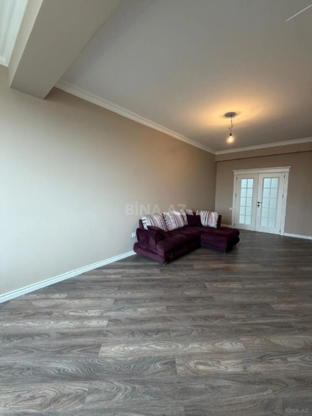 Satılır 4 otaqlı mənzil 117 m²