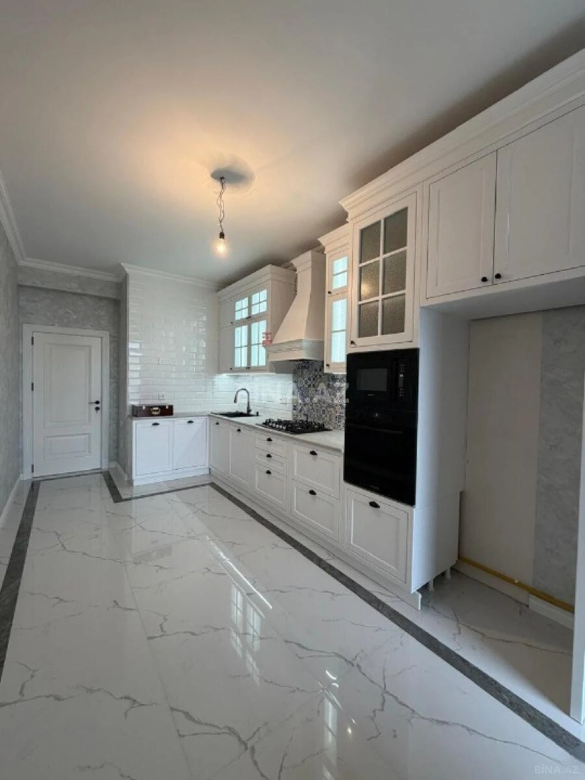 Satılır 4 otaqlı mənzil 117 m²