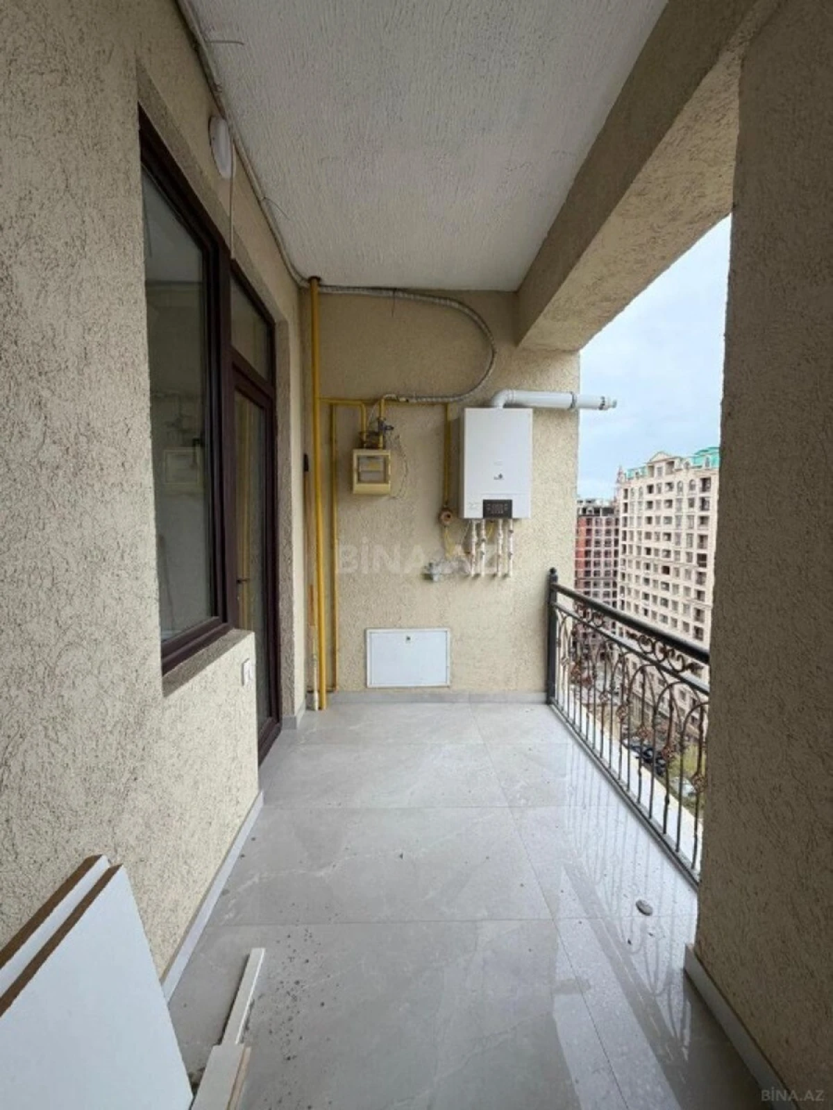Satılır 4 otaqlı mənzil 117 m²