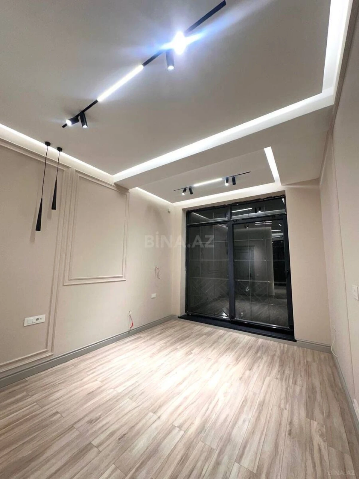 Satılır 9 otaqlı həyət evi 437 m²