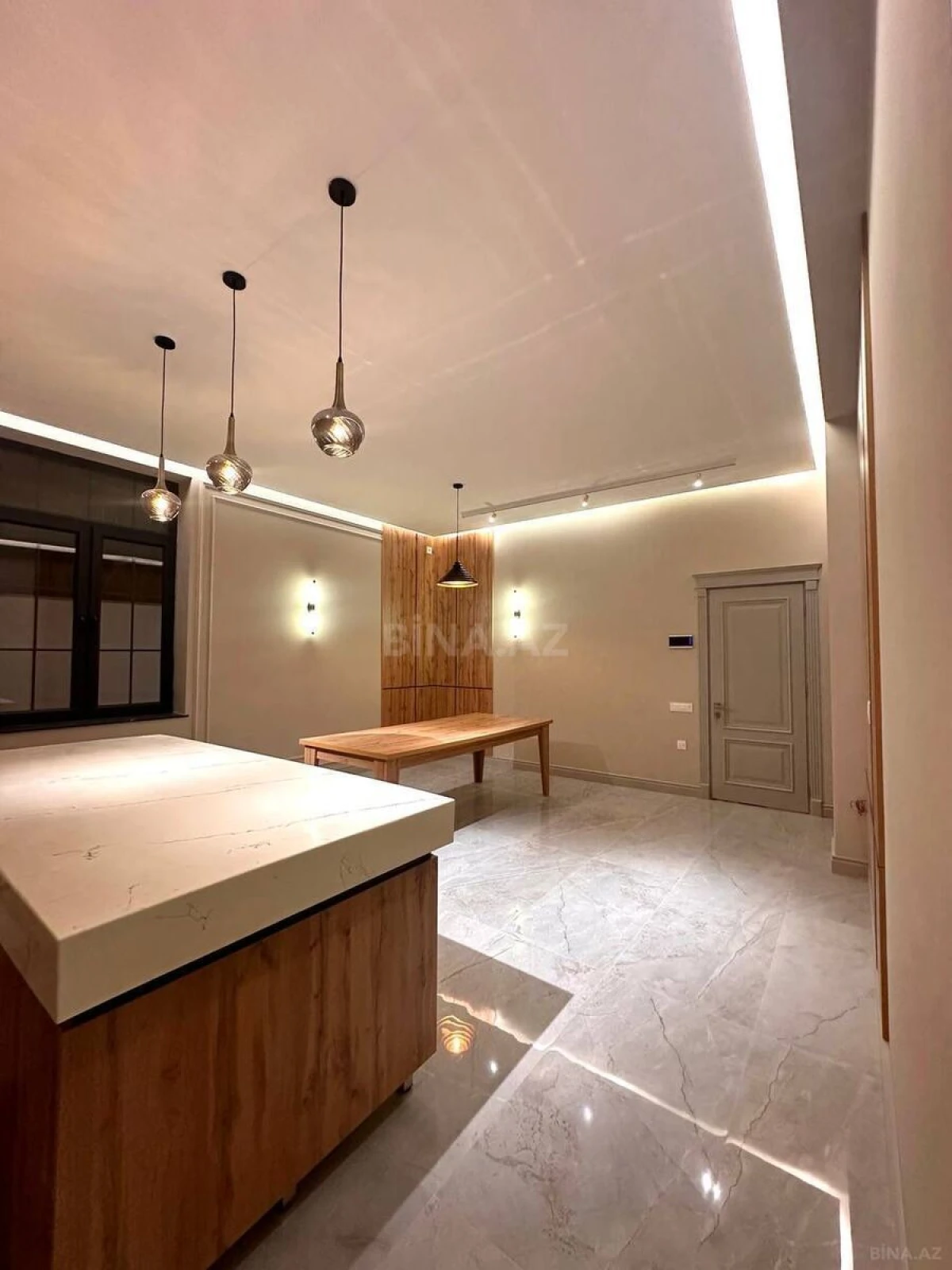 Satılır 9 otaqlı həyət evi 437 m²