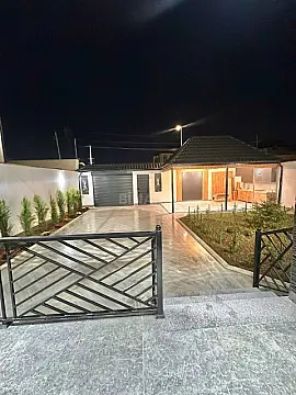 Satılır 9 otaqlı həyət evi 437 m²