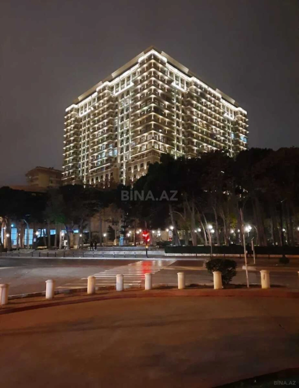 Satılır 2 otaqlı mənzil 110 m²
