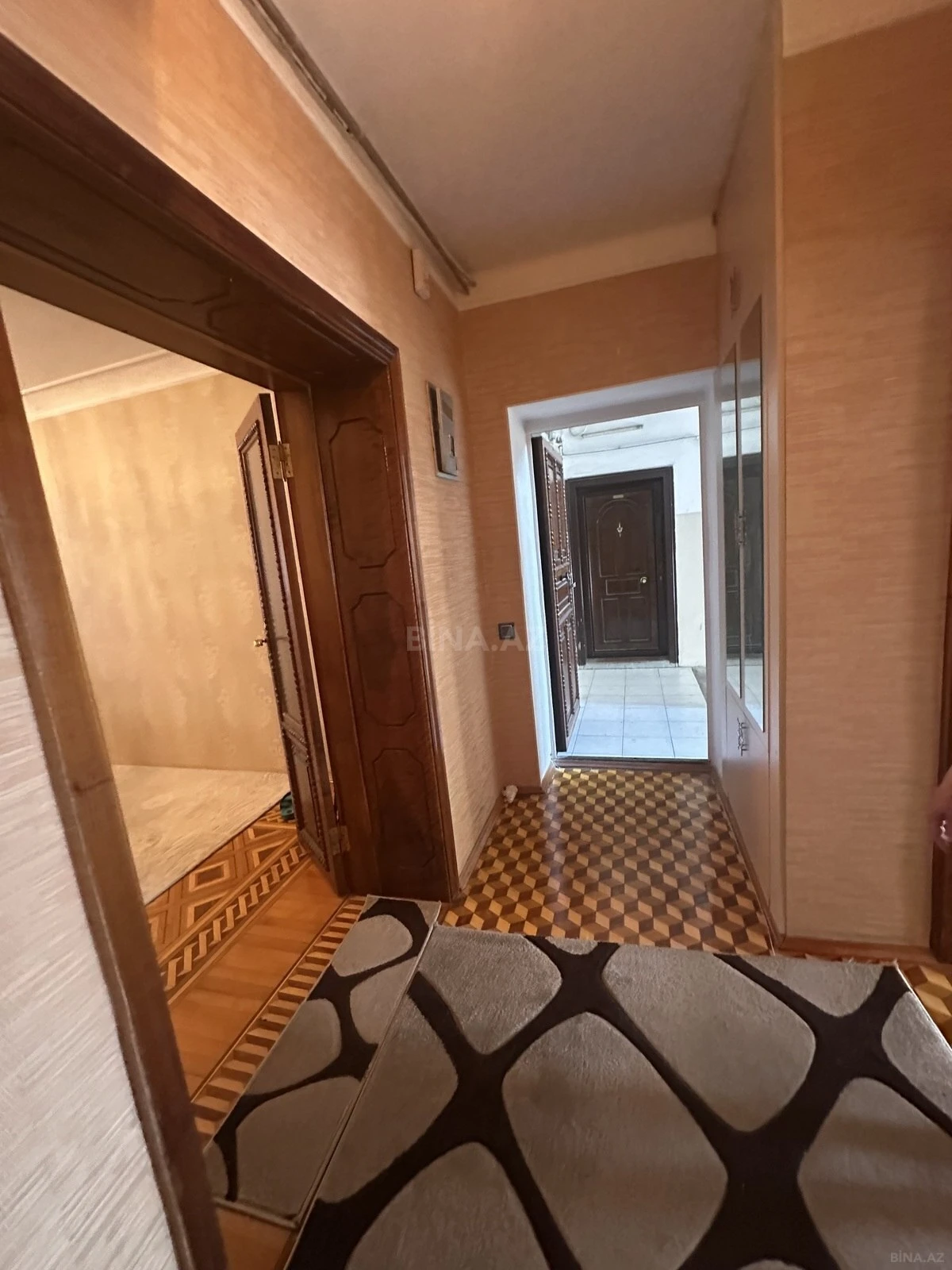 Satılır 3 otaqlı mənzil 82 m²