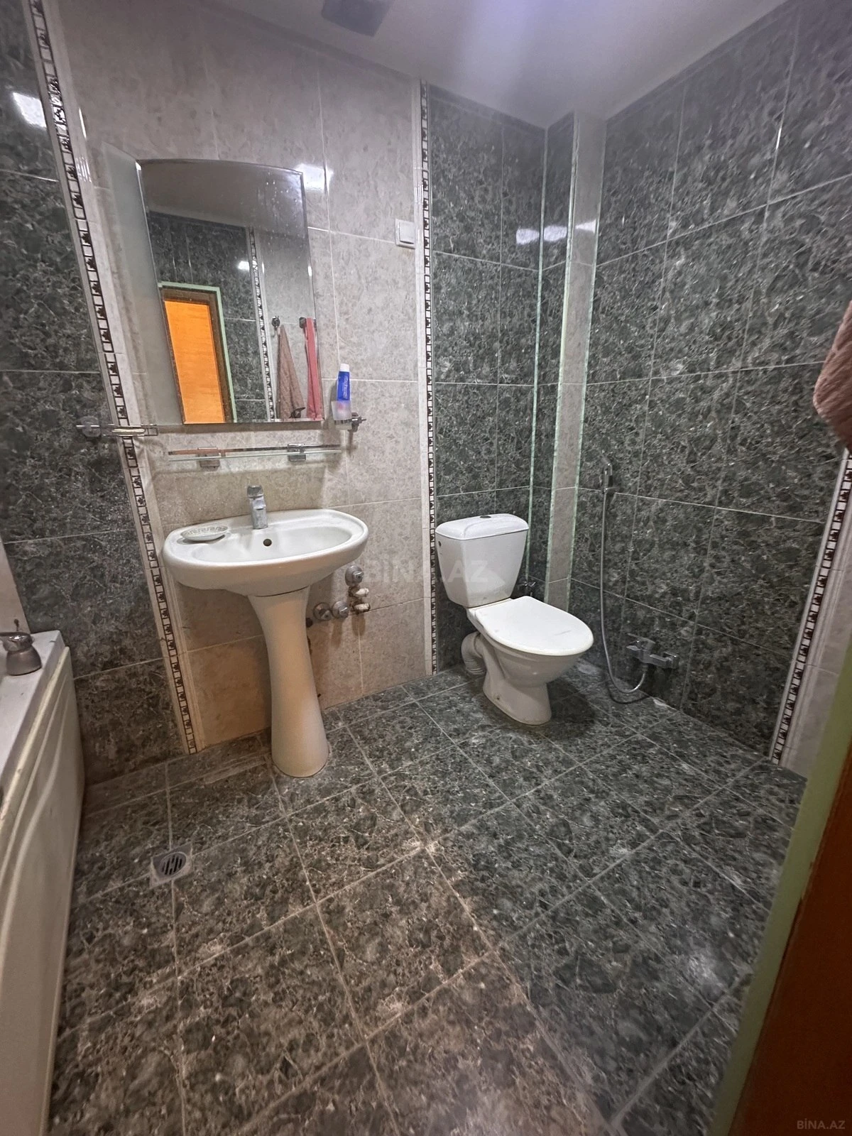 Satılır 3 otaqlı mənzil 82 m²